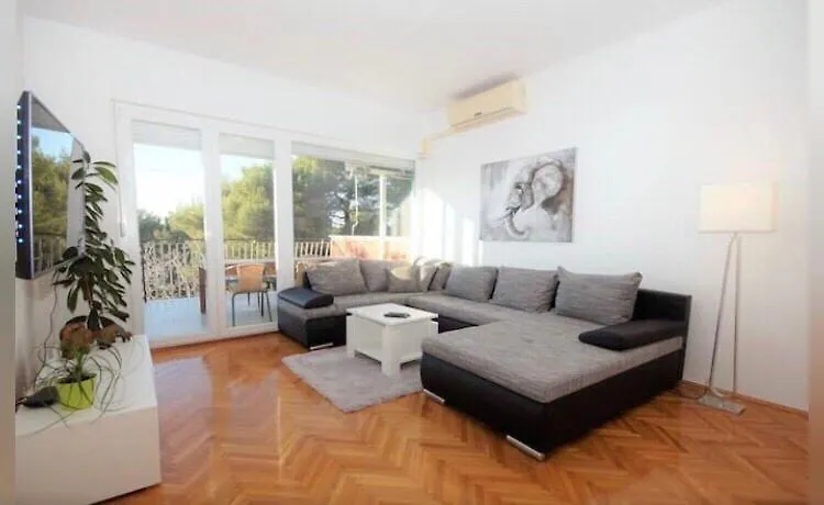 Apartment Deni Pula 0*,  Croatia