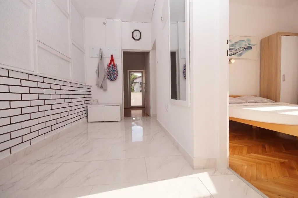 Apartment Deni Pula